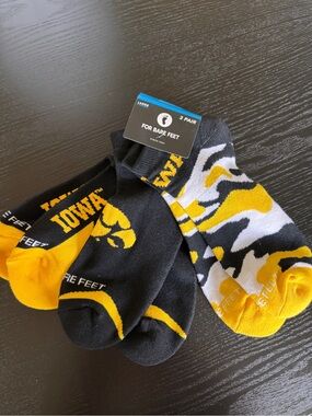 For Bare Feet Iowa Low-Cut Athletic Socks - Black, Gold & White (3-Pack)